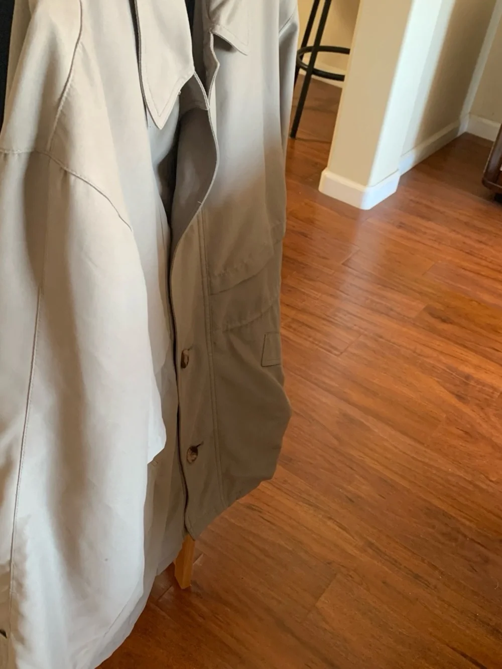 Men's Lightweight Classic Button-Front trench coat  with zip  in lining   -